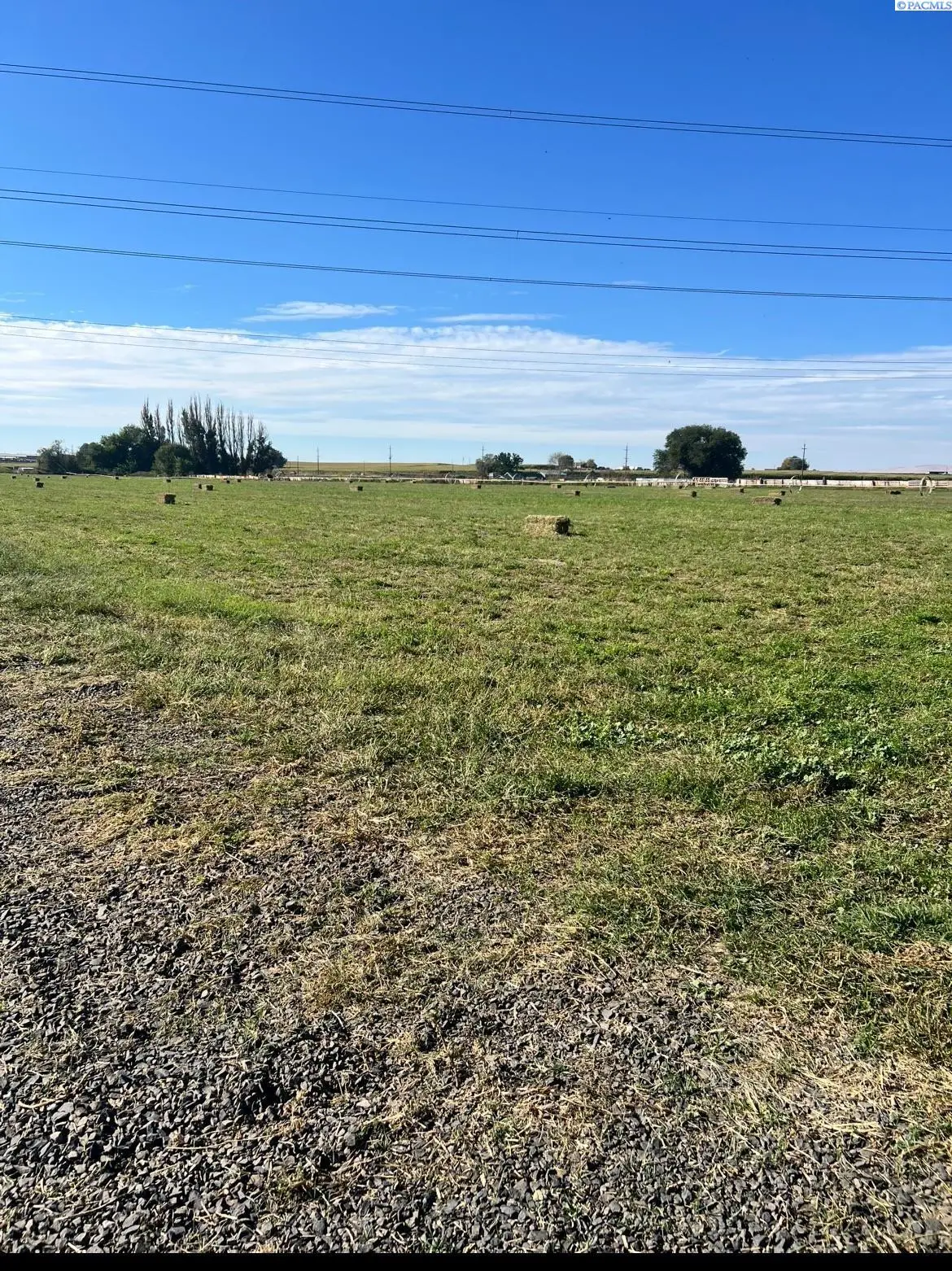 240 Hornby Rd, Grandview, WA 98930 - Image #1