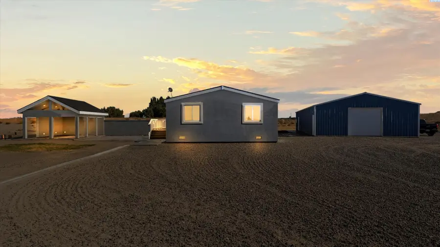 94 Dusty Rd, Burbank, WA 99323 - Image #2