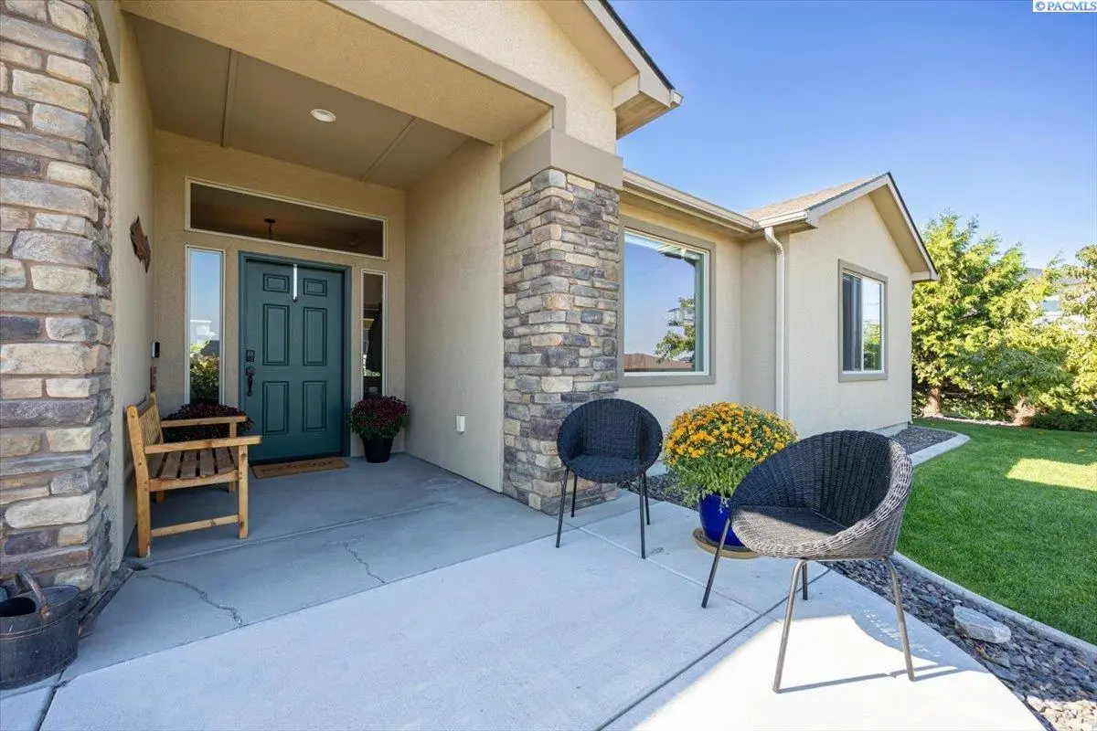 477 Heritage Hills Dr, Richland, WA 99352 - Image #1