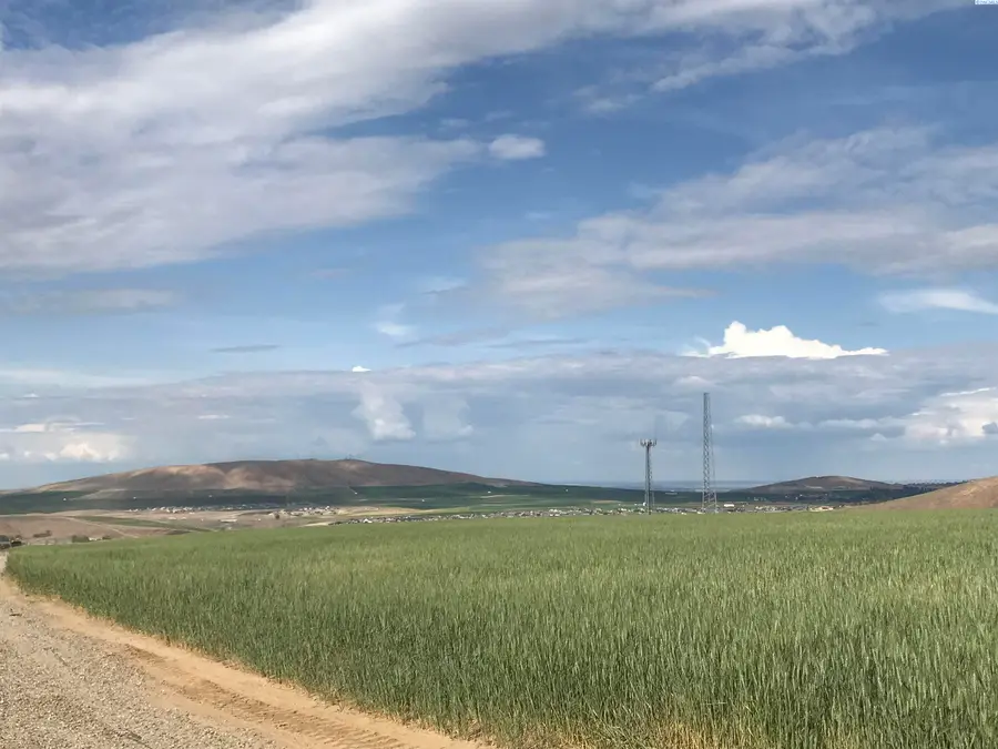 15325 S Badger Road, Kennewick, WA 99338 - Image #2