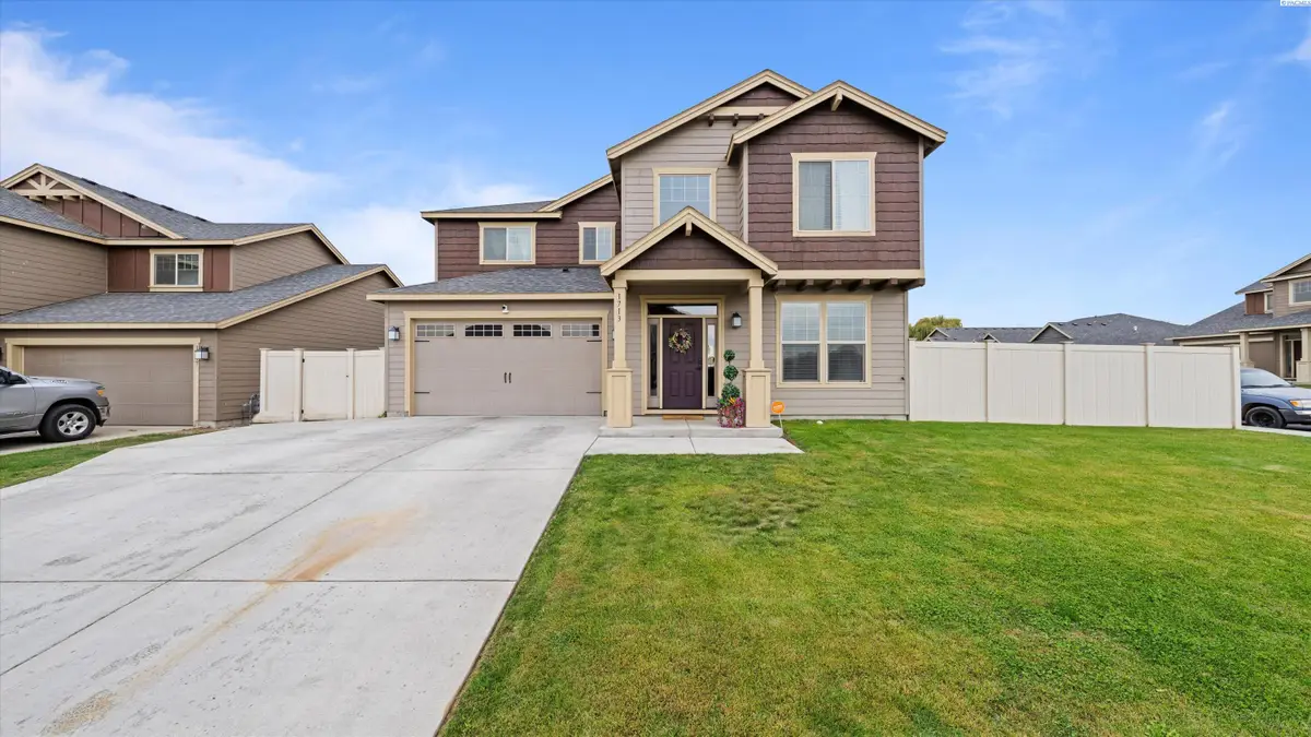 1713 Liberty Ln, Sunnyside, WA 98944 - Image #1