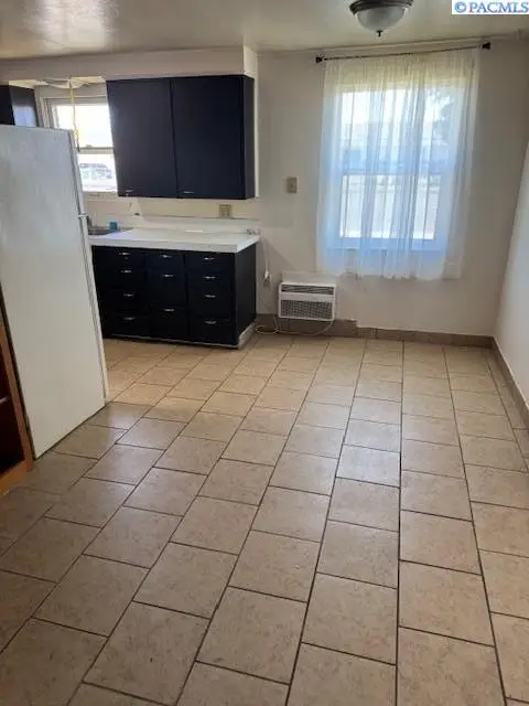 807 S 16th Street, Sunnyside, WA 98944 - Image #3