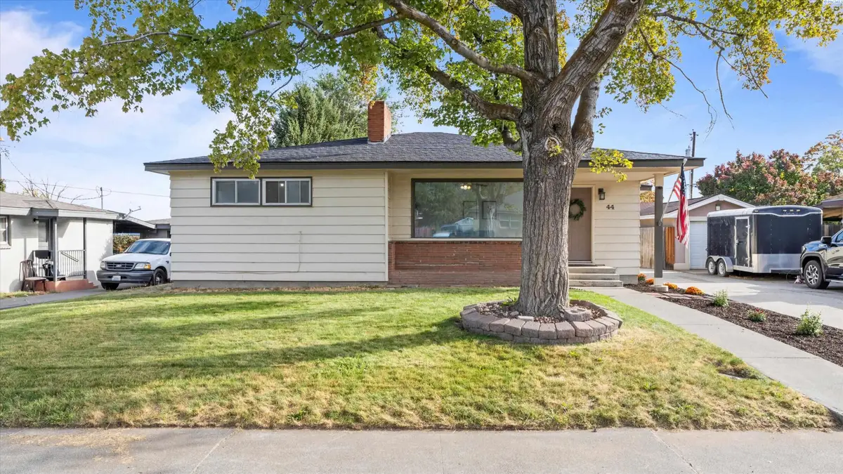 44 N Lyle St, Kennewick, WA 99336 - Image #1