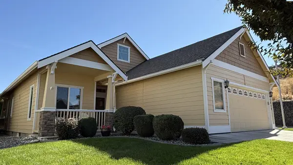 7912 W 21st Ave, Kennewick, WA 99338