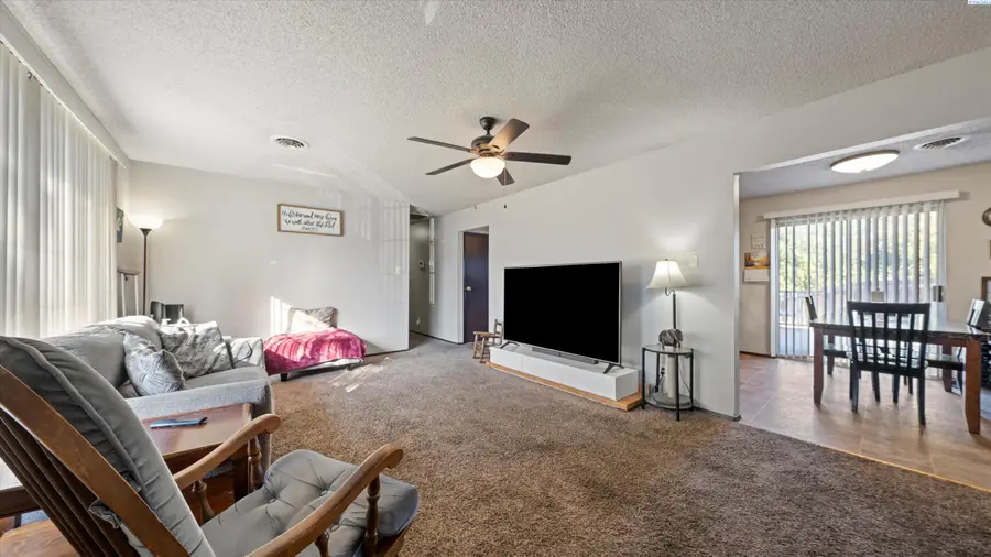1012 Coach Ct., Grandview, WA 98930 - Image #2