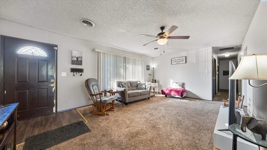 1012 Coach Ct., Grandview, WA 98930 - Image #3