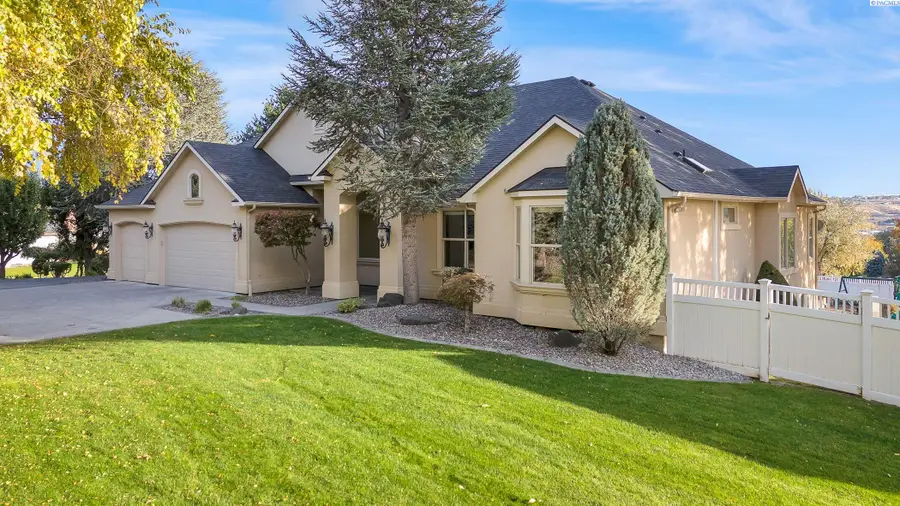 241 Kristen Ln, Kennewick, WA 99338 - Image #3