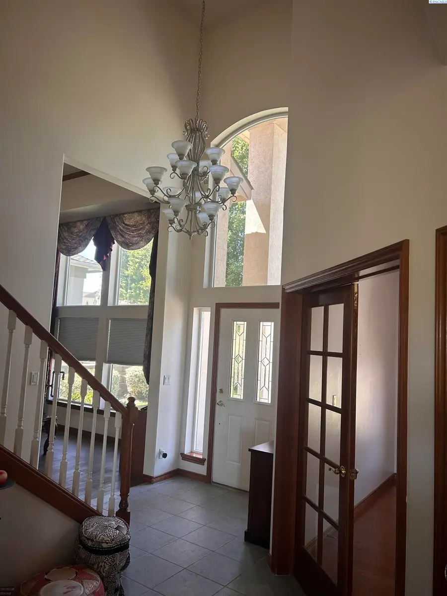 3405 S Johnson St, Kennewick, WA 99337 - Image #2