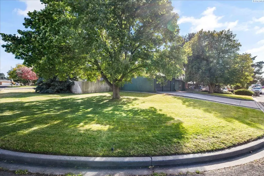 1103 S Johnson Street, Kennewick, WA 99338 - Image #2