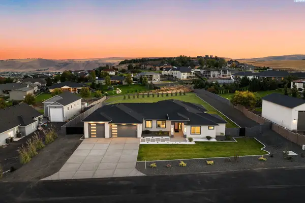 82503 E Wallowa Rd, Kennewick, WA 99338