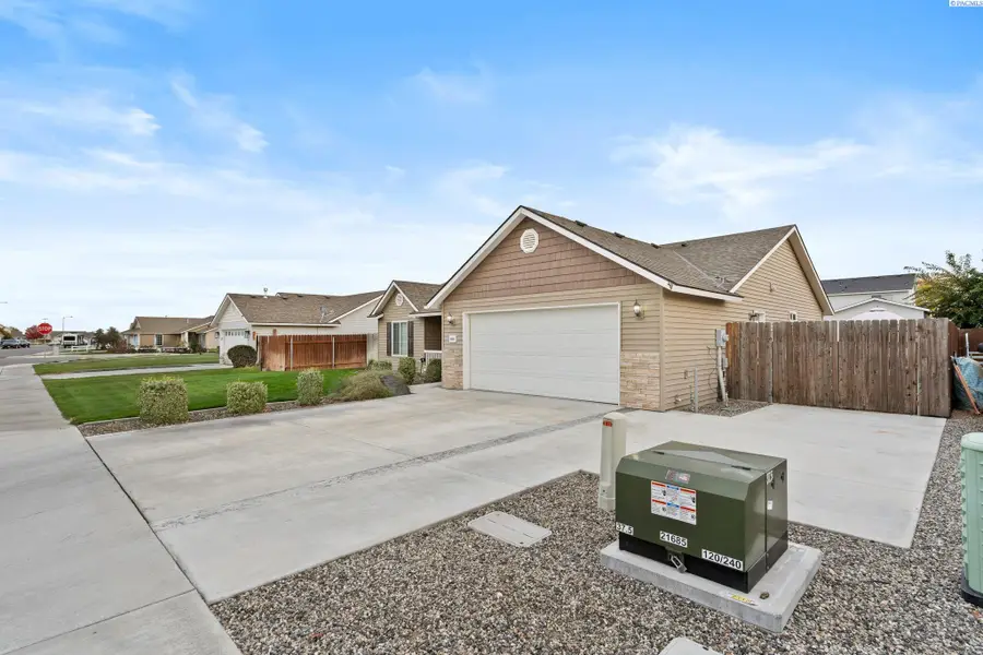 4806 Catalonia, Pasco, WA 99301 - Image #2