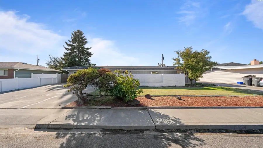 2521 W Entiat Ave, Kennewick, WA 99336 - Image #2