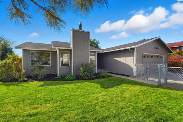 169 Travis Ln, Kennewick, WA 99338