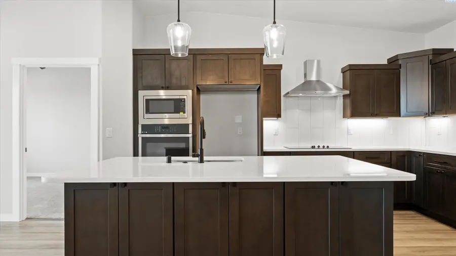 1322 Kalani Ct, West Richland, WA 99353 - Image #2