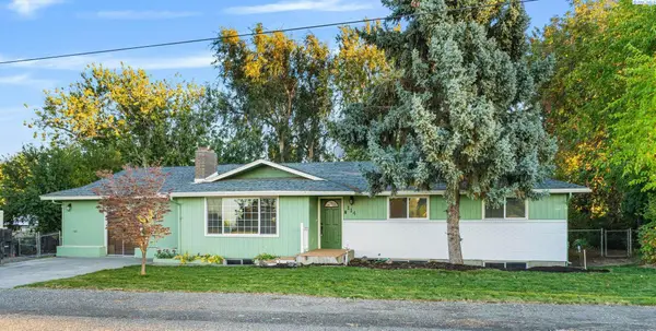 114 E 36th, Kennewick, WA 99337