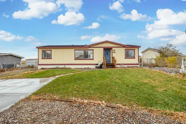 6806 James Street, West Richland, WA 99353