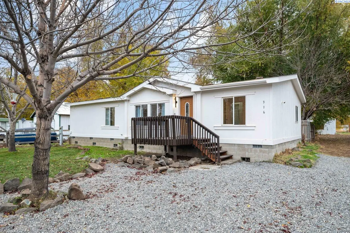 316 S 9th St, Benton City, WA 99320 - Image #1