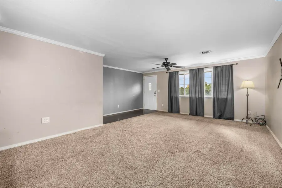 621 Westwind Drive, Zillah, WA 98953 - Image #2