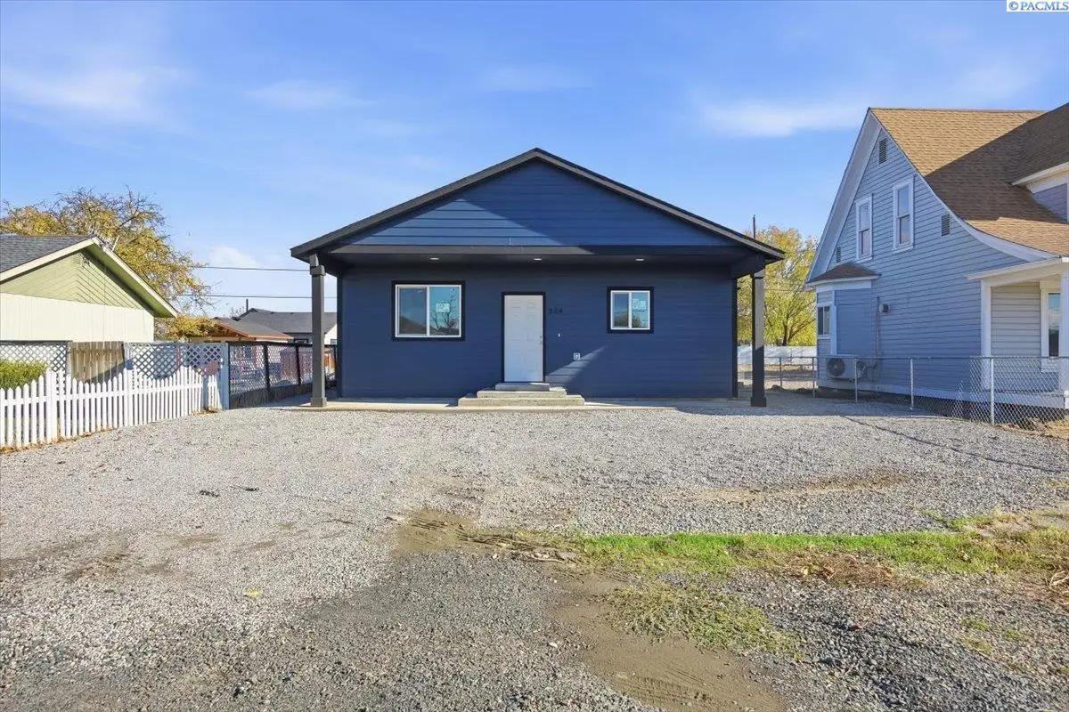 324 3rd Ave, Mabton, WA 98935 - Image #1