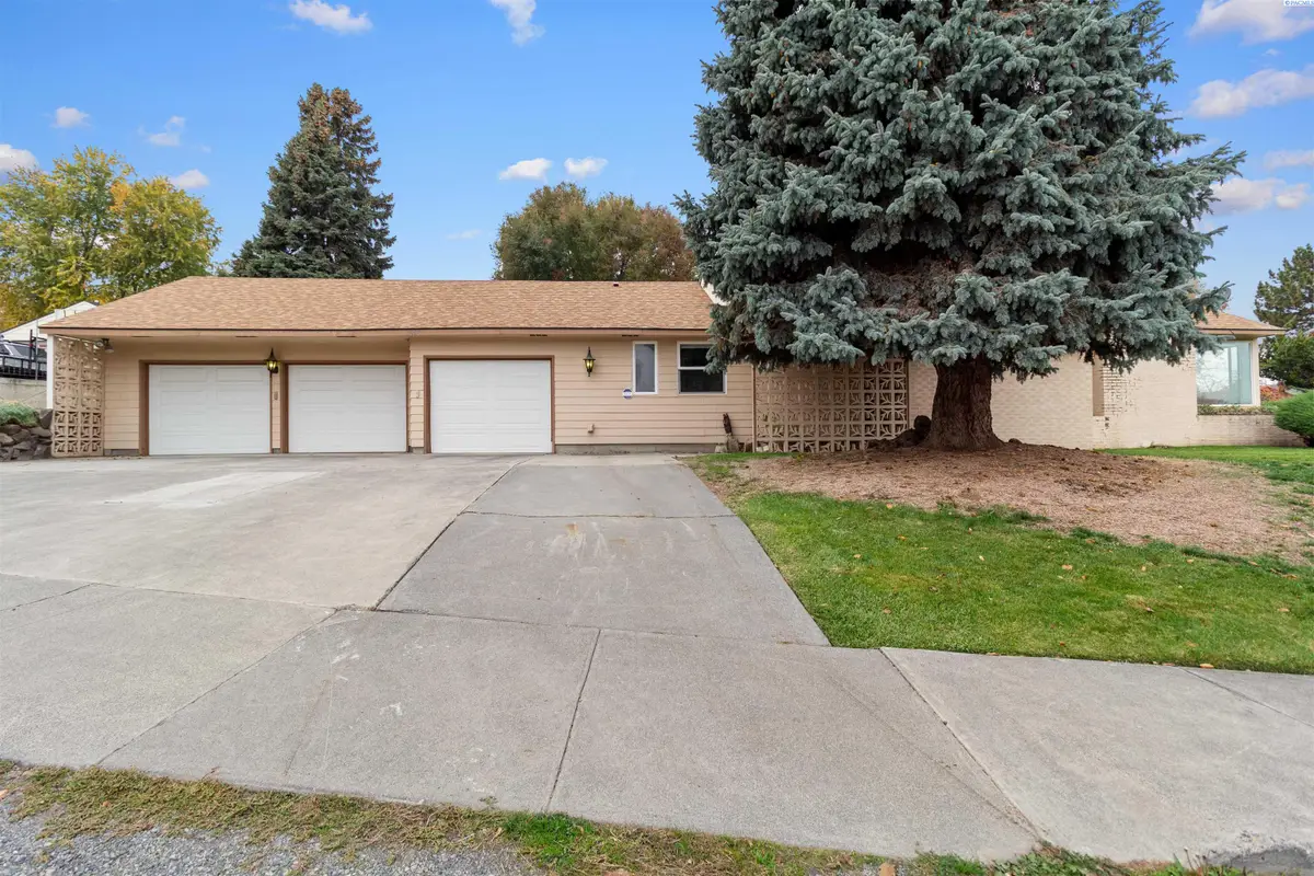 1906 S Ione Street, Kennewick, WA 99337 - Image #1