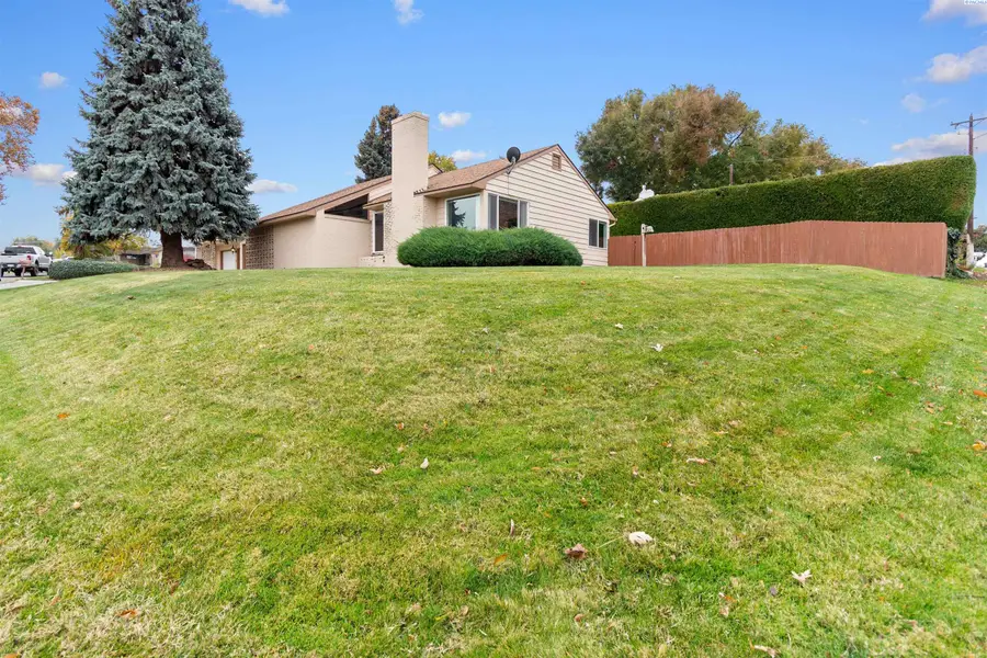 1906 S Ione Street, Kennewick, WA 99337 - Image #2
