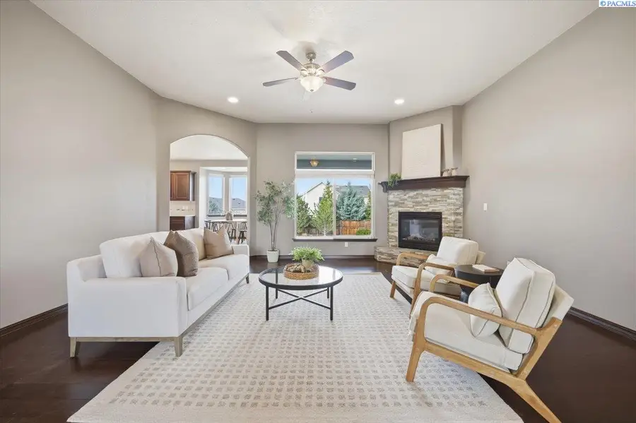 6370 Cobalt Dr., West Richland, WA 99353-6404 - Image #3