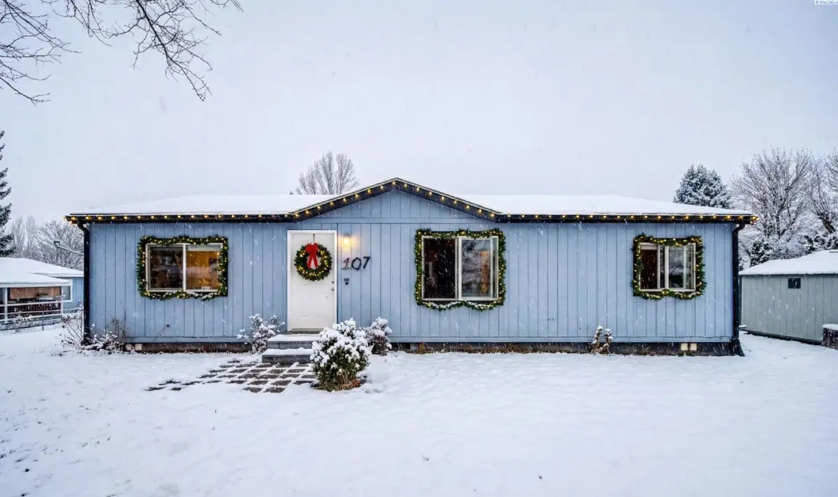 107 N B St, Albion, WA 99102 - #1