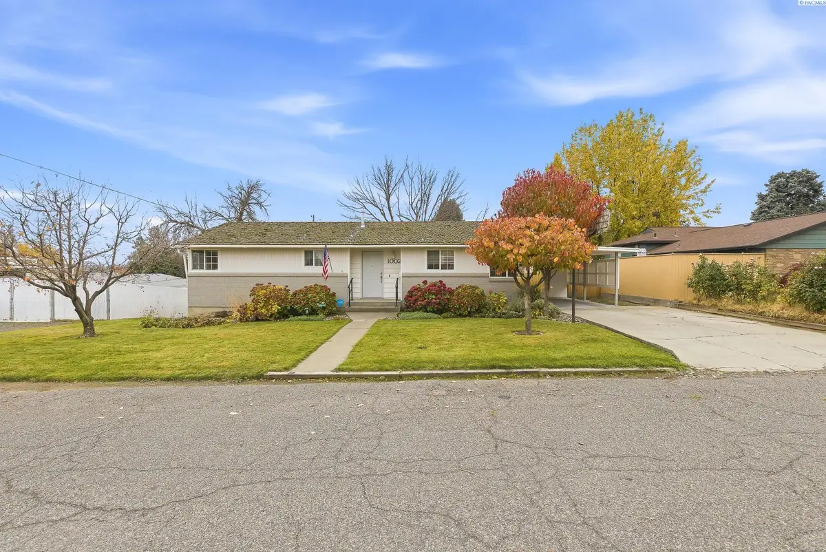 1002 King Street, Grandview, WA 98930 - #1