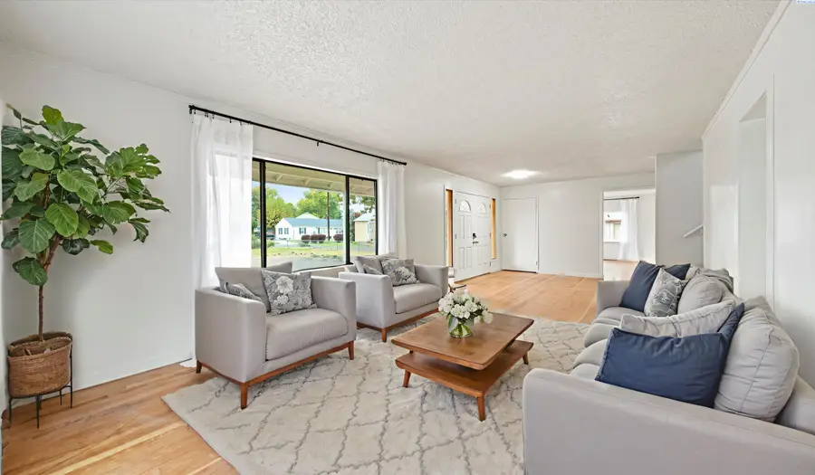 1116 Thayer Dr, Richland, WA 99354 - Image #2