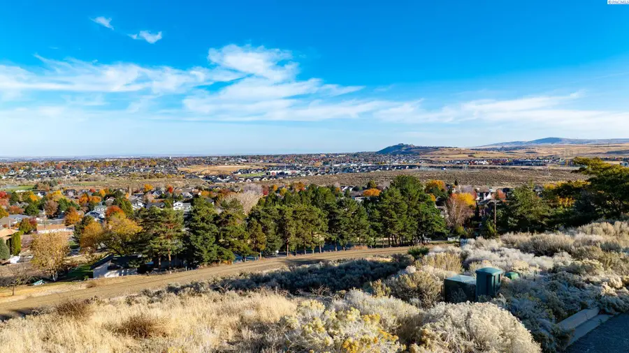 158 Meadow Hills Dr, Richland, WA 99352 - Image #2