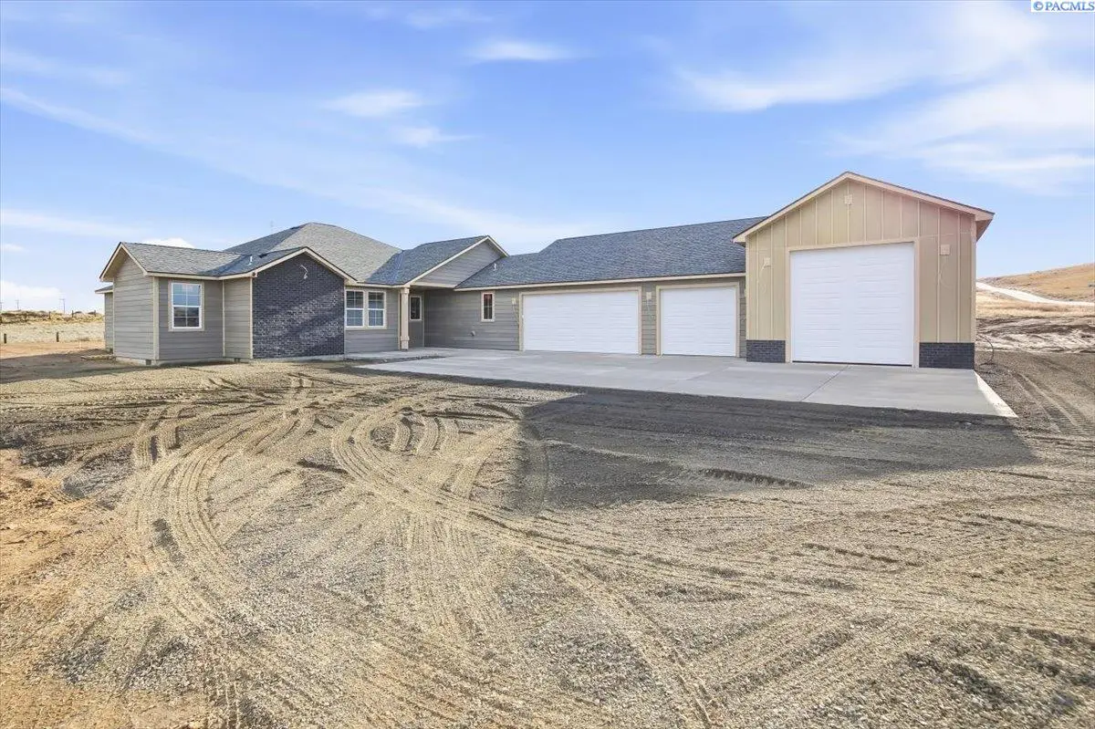 29183 Mammoth Dr, Kennewick, WA 99338 - #1