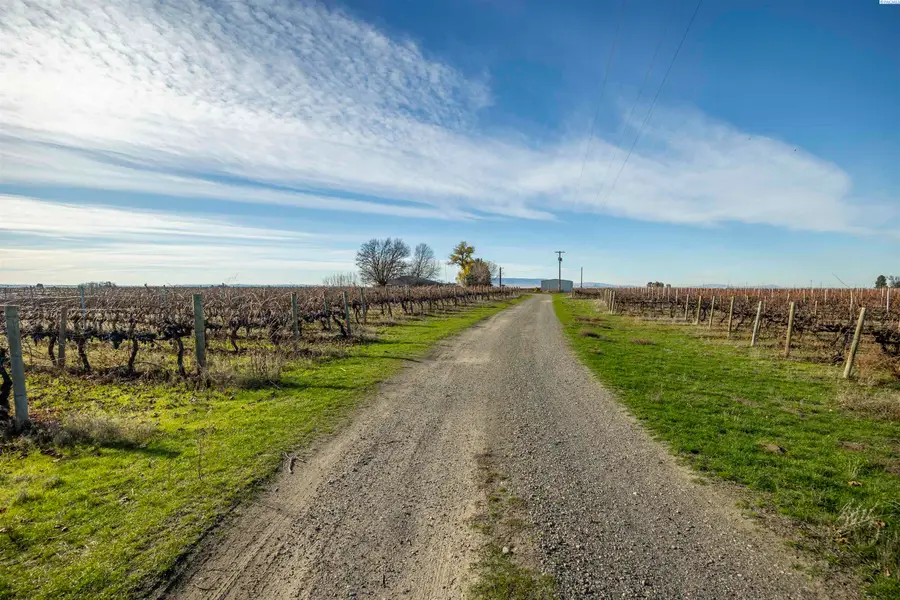 11201 Taylor Flats Road, Pasco, WA 99301 - Image #2