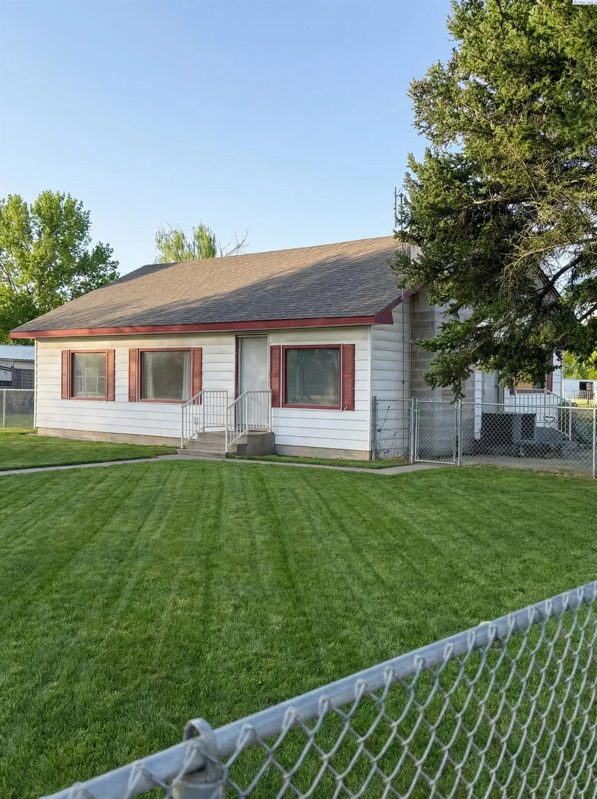 205902 E Schuster Rd., Kennewick, WA 99337 - Image #1