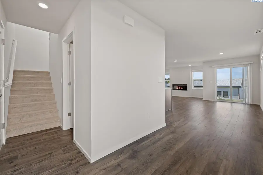 915 S Zeelar Street, Kennewick, WA 99336 - Image #2