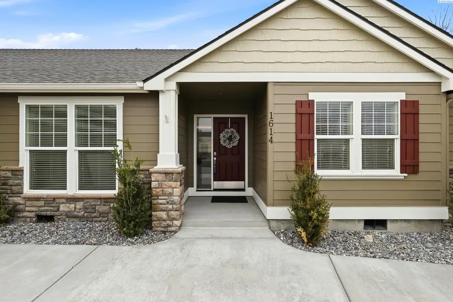 1614 S Jefferson Place, Kennewick, WA 99338 - Image #2