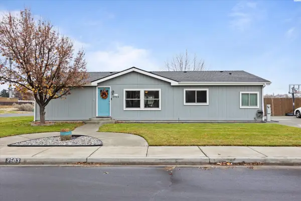 2503 Glen Briar Ln, Richland, WA 99352