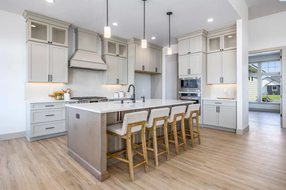 7008 Grange St, Kennewick, WA 99338 - #1