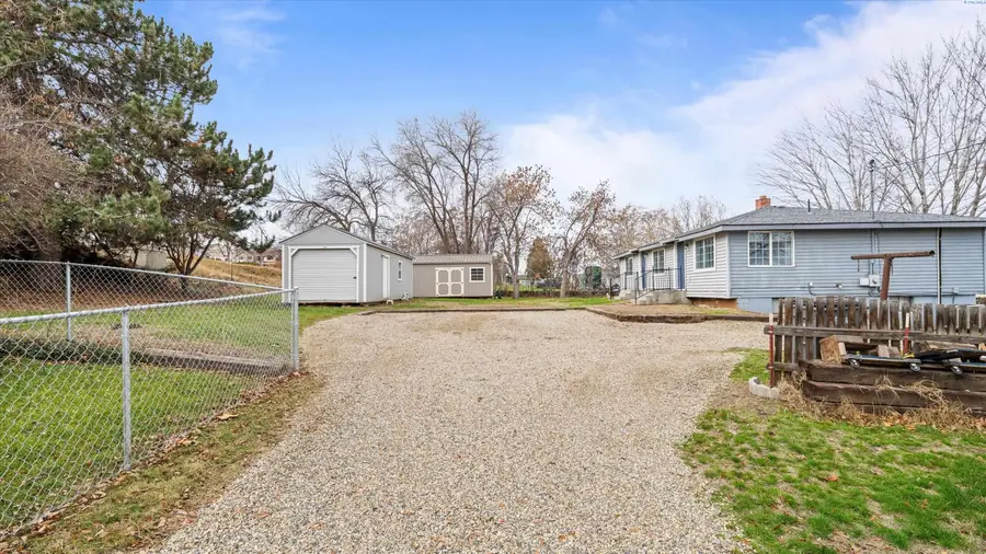 517 S 1st St #12, Sunnyside, WA 98944 - Image #3