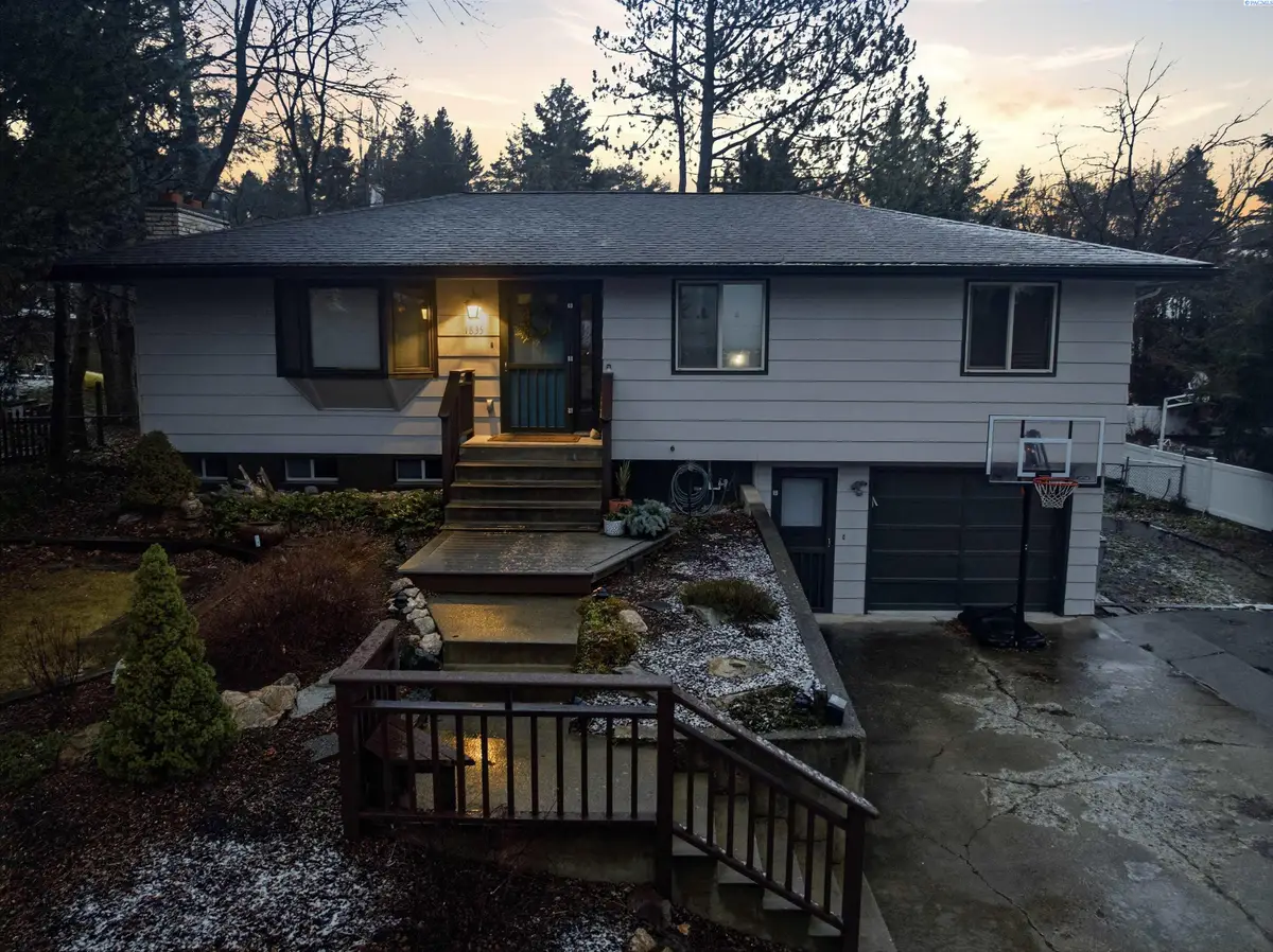 1835 NW Turner Dr, Pullman, WA 99163 - Image #1