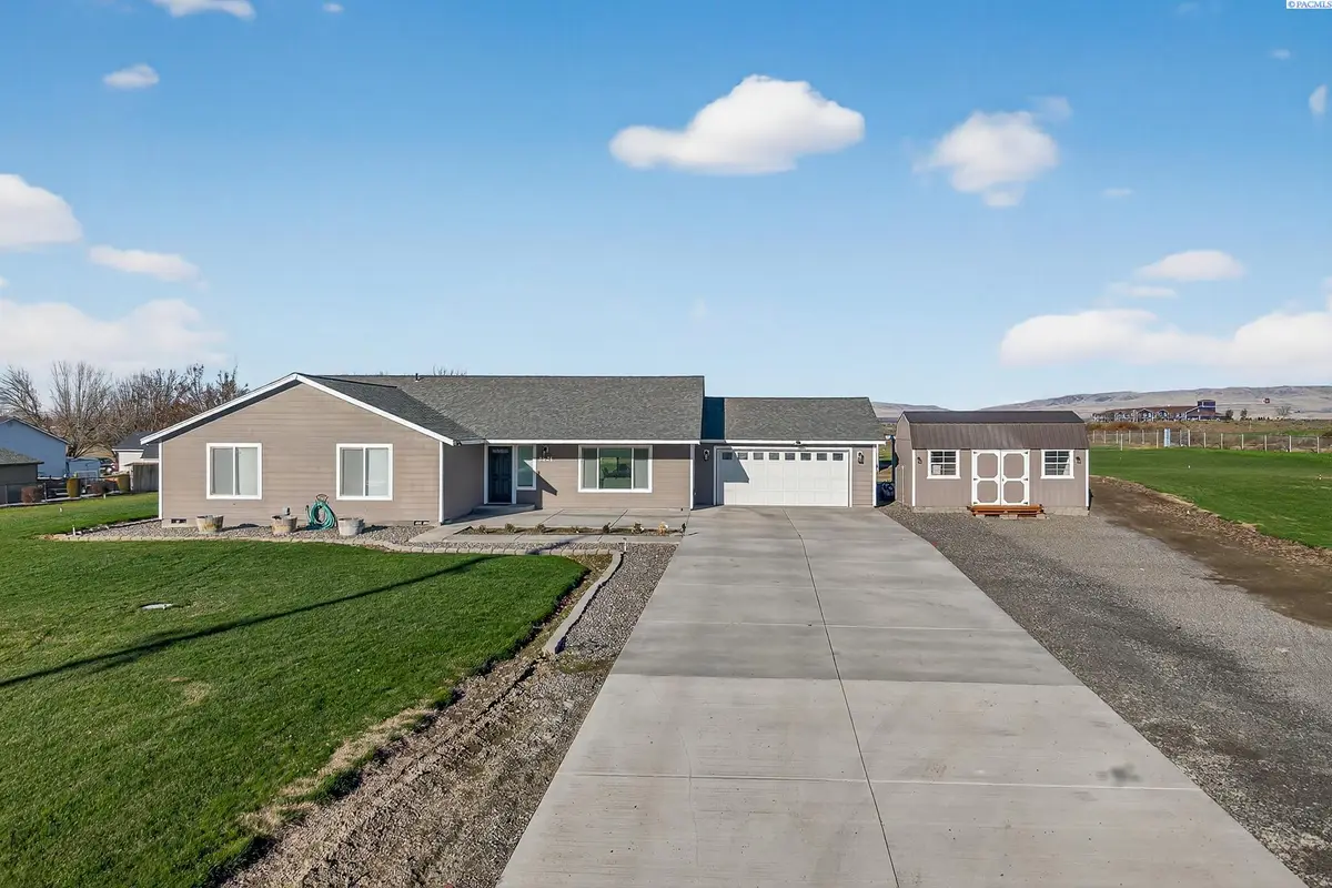 1621 Alexander Rd, Sunnyside, WA 98944 - Image #1