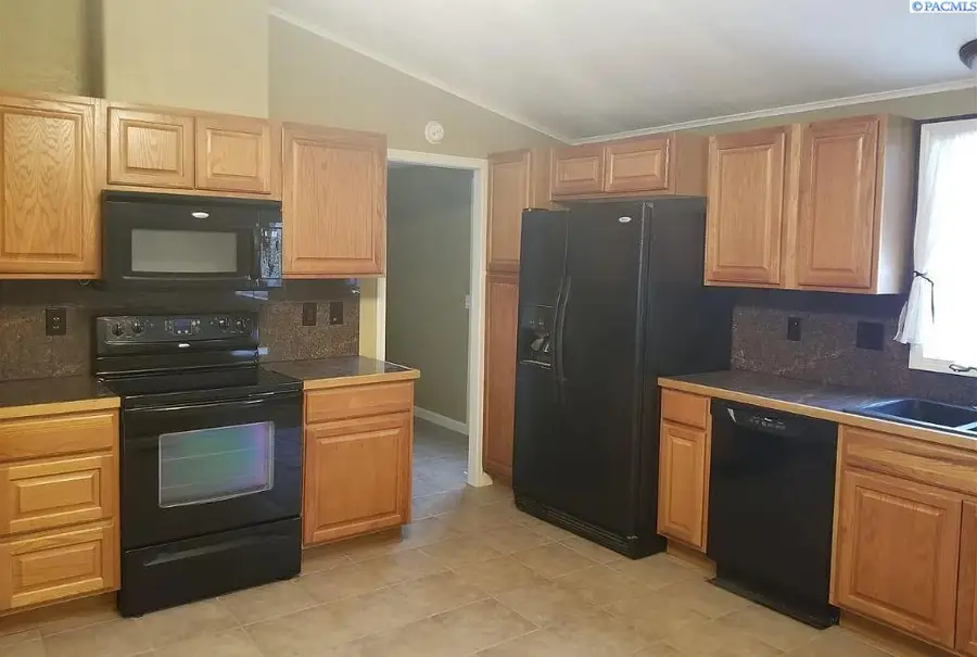 961 N 60th, West Richland, WA 99353 - Image #3