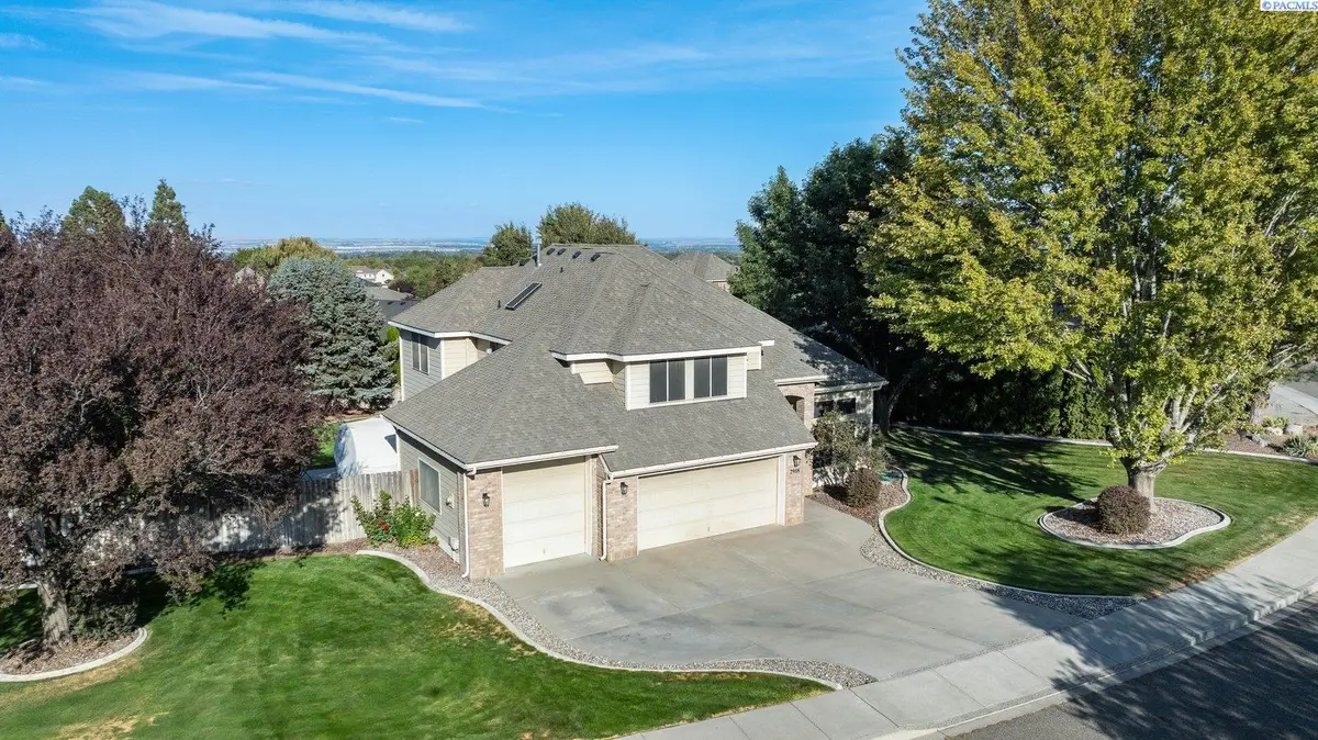 2918 W 43rd Ct, Kennewick, WA 99337 - Image #1
