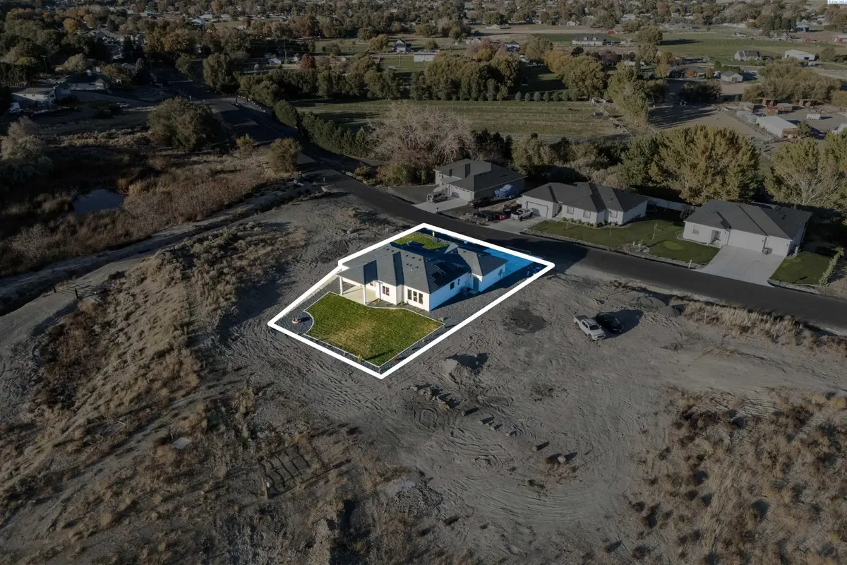 4090 S Kingwood St, Kennewick, WA 99338 - #1