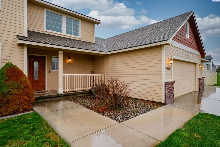 98901 E Brooklyn Dr, Kennewick, WA 99338 - #3