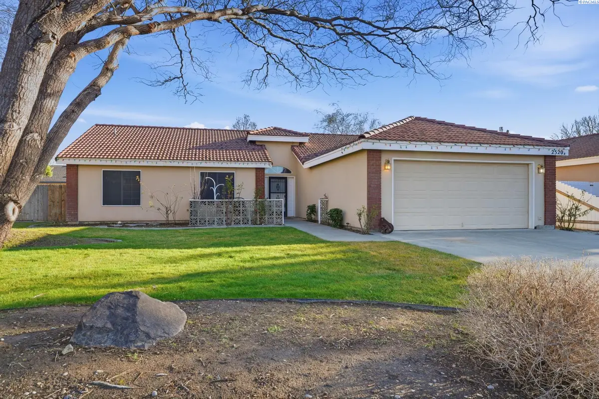 2520 Royal Palm Ave, West Richland, WA 99353-7774 - #1