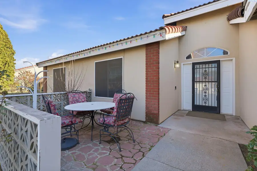 2520 Royal Palm Ave, West Richland, WA 99353-7774 - #2