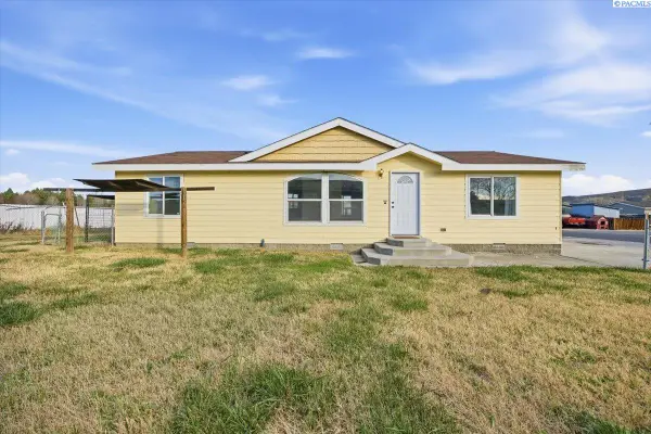 524 New Gate Dr, Prosser, WA 99350