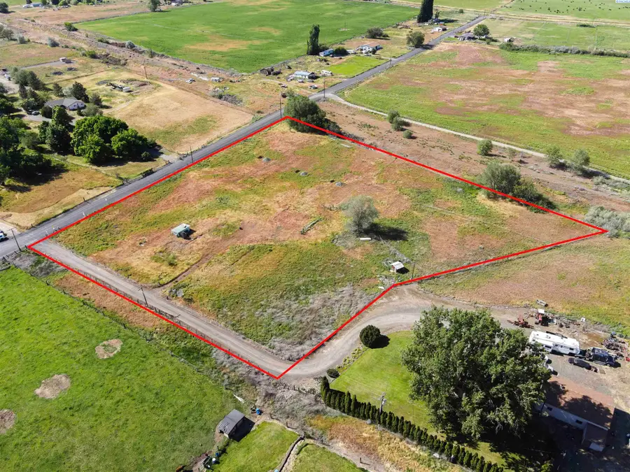 11701 N Albro Rd, Prosser, WA 99350 - #2