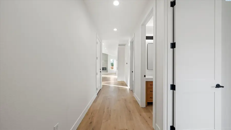 919 Brown St, Prosser, WA 99350 - Image #2