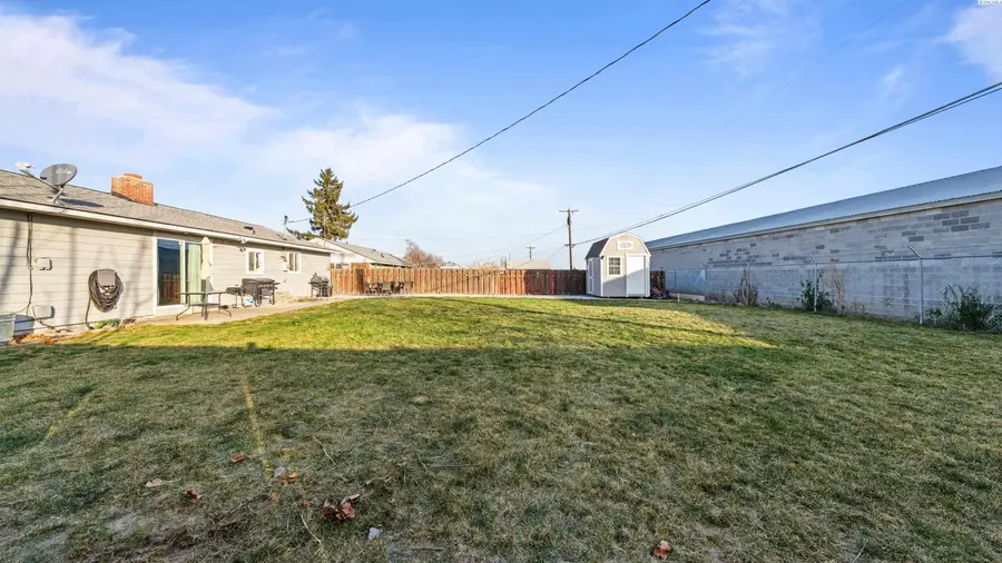 903 S Green St, Kennewick, WA 99336 - Image #2